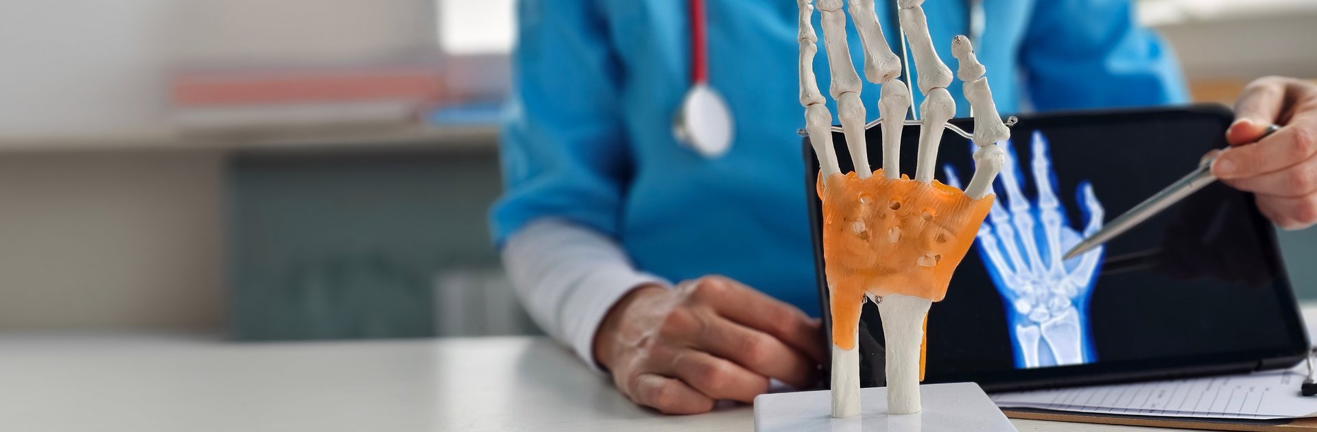 Erläuterung am Hand-Modell
